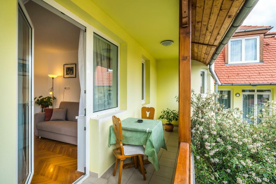 Szent Kristof Panzio Hotell Esztergom Exteriör bild