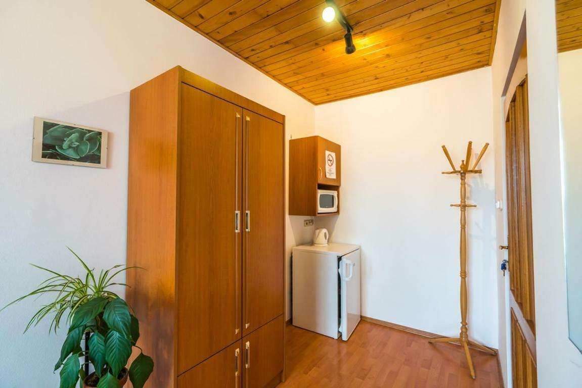 Szent Kristof Panzio Hotell Esztergom Exteriör bild